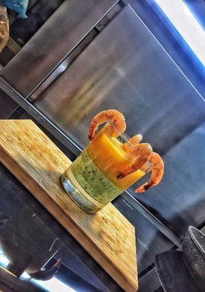 Foto di Bicchierini di feta,gamberi e creme
