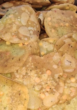 A picture of Andhra snack chakaloo.