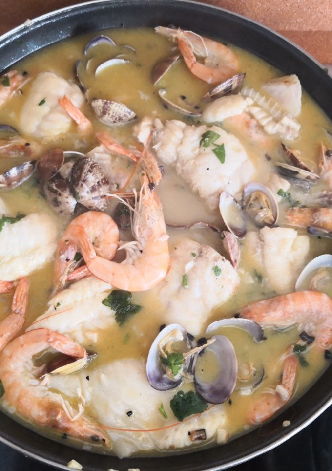 Una foto de Rodaballo al vino blanco