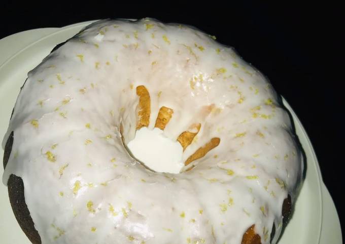 Lemon Bundt cake