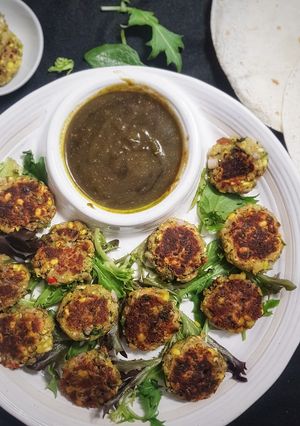 A picture of Hara bhara kebabs.