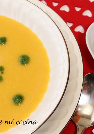 Una foto de Crema de calabaza de bacalao ahumado
