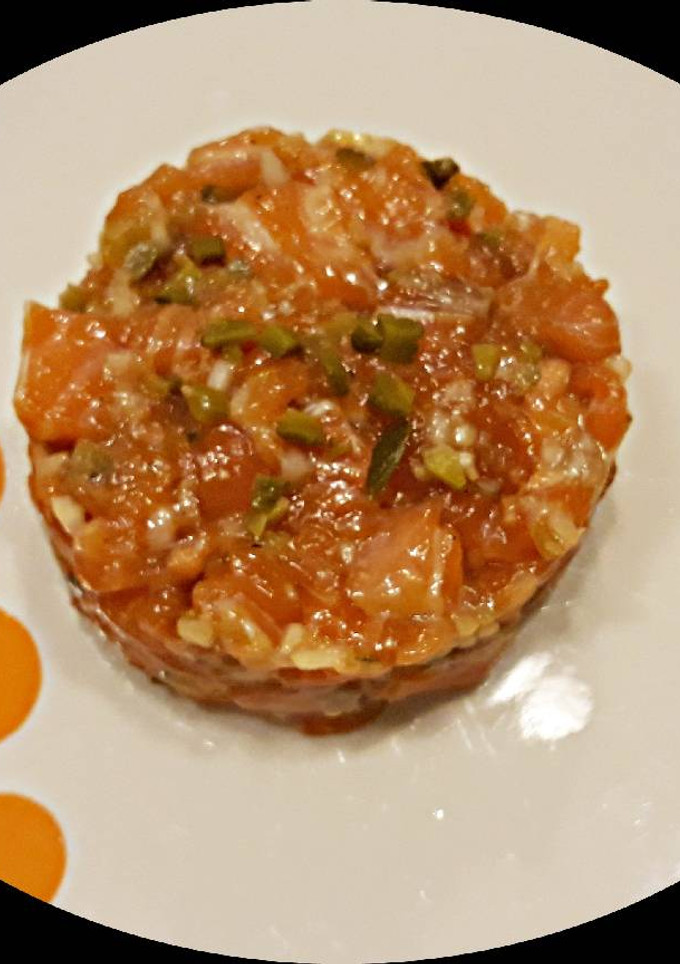 Una foto de Tartar de salmón
