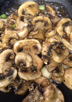 Una foto de Champignons con salsa de soya