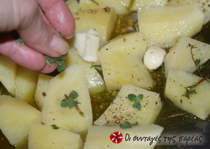κύρια φωτογραφία συνταγής Πατάτες φούρνου με μυρωδικά