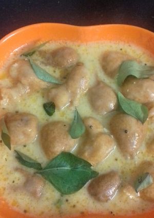 કઢી પકોડા (Kadhi Pakoda Recipe In Gujarati) રેસીપી મુખ્ય ફોટો