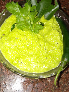 નાળિયેર ની ચટણી (Coconut Chutney Recipe In Gujarati) રેસીપી મુખ્ય ફોટો