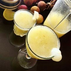 A picture of Apple Lychee Juice.