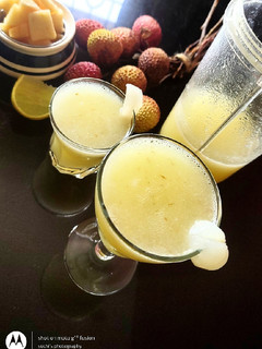 A picture of Apple Lychee Juice.
