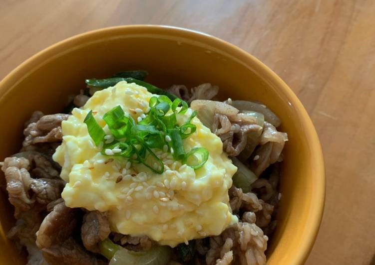 Rice bowl beef yakiniku with egg mayo