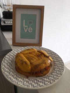 Una foto de PASTICHO / PASTEL DE Plátano SIN HORNO. Súper fácil y rápido 🍽🍺🥮