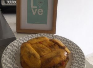 Una foto de PASTICHO / PASTEL DE Plátano SIN HORNO. Súper fácil y rápido 🍽🍺🥮