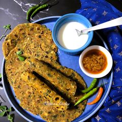 A picture of Methi Thepla.