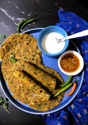 A picture of Methi Thepla.