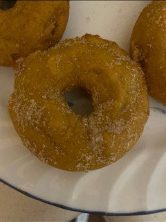 A picture of Pumpkin Doughnuts.