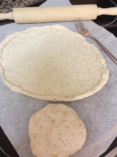 Una foto de Masa de pizza con vino, sin levadura, fácil y rápida