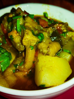 आलू बैंगन की सब्जी (aloo baingan ki sabzi recipe in Hindi) रेसिपी मुख्य फोटो