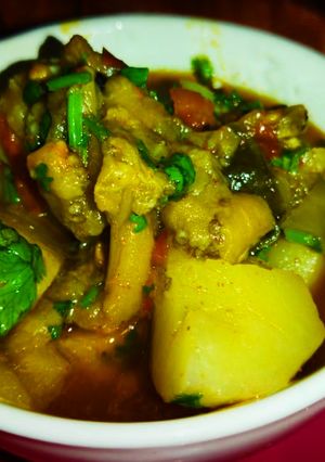 आलू बैंगन की सब्जी (aloo baingan ki sabzi recipe in Hindi) रेसिपी मुख्य फोटो