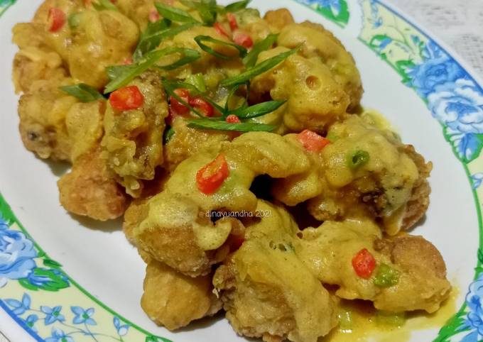 Wajib coba! Resep bikin Chicken Popcorn with Salted Egg  lezat