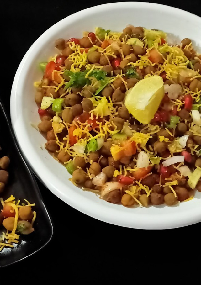 ચણા ચાટ (Chana Chat Recipe In Gujarati) રેસીપી મુખ્ય ફોટો