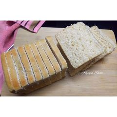 Semolina bread A picture of Semolina bread.