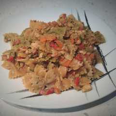 Foto principal de Pasta especiada, con soja y pollo