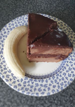 A picture of Chocolate Banana Sandwich Cake.