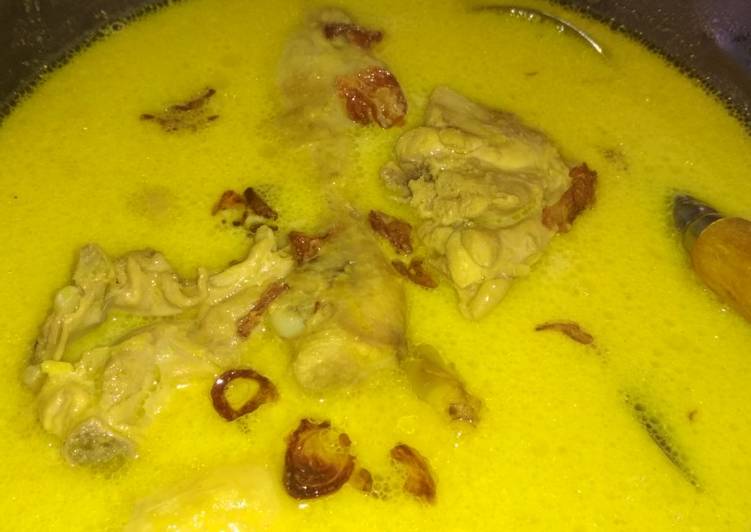 Langkah Mudah untuk Membuat Opor ayam kuning mam unga, Lezat