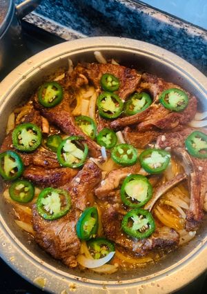 A picture of Sash's chilli and onion chops.