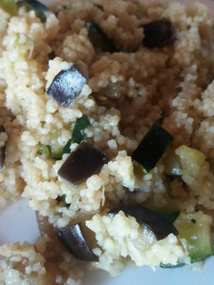 Una foto de Couscous de calabacín y berenjena