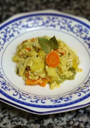 Una foto de Revuelto de verduras 🥕🥔