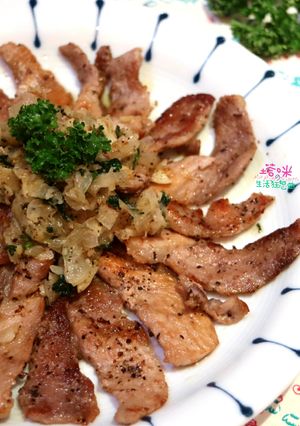 香煎豬肉佐蒜末洋蔥 的食譜成品照片