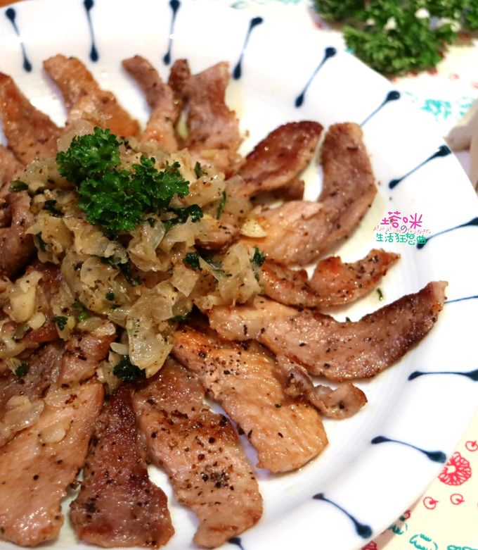 香煎豬肉佐蒜末洋蔥 的食譜成品照片