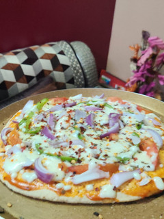A picture of Wheat flour pizza.