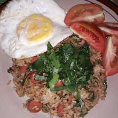 รูปของ Nasgor sosis telur sayur paket komplit ala echa
