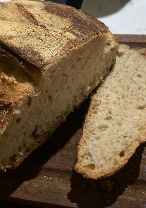 Una foto de Hogaza de Pan, de harina y avena, con masa madre