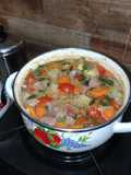Sup daging kuah tomat