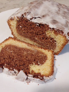 Una foto de Budín marmolado de naranja y naranja con chocolate 😋