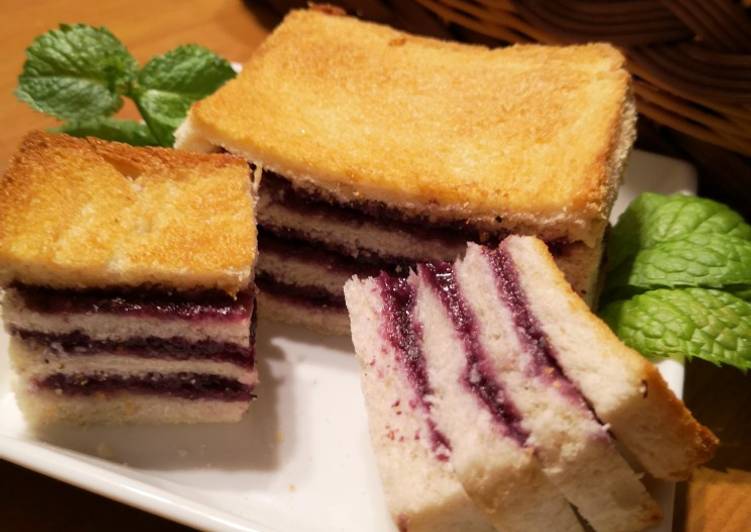 Roti tawar lapis selai blueberry