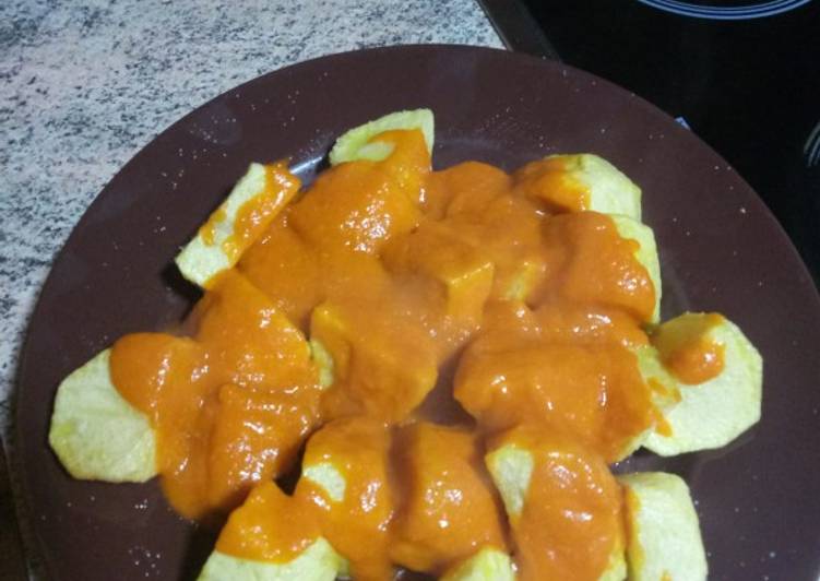 Patatas bravas salsa casera