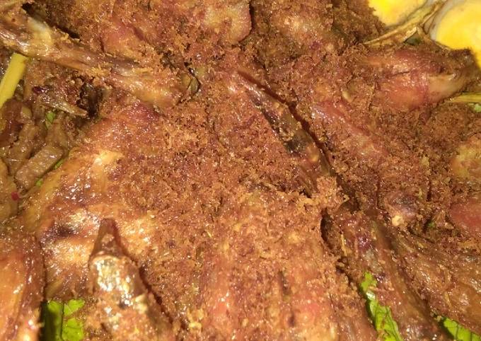 Cara Gampang Menyiapkan Daging ayam serundeng Anti Gagal