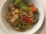 Una foto de arroz con verdura