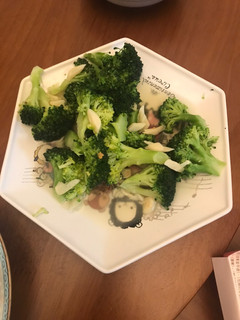 清炒花椰菜 的食譜成品照片