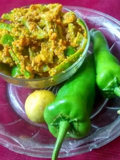 રાઈ વાળા મરચા નું અથાણું (Rai Vala Marcha Athanu Recipe In Gujarati) રેસીપી મુખ્ય ફોટો
