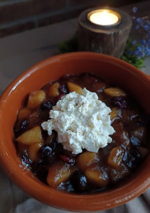 Una foto de Compota de manzanas y arándanos para carnes y postres / Apple & Cranberry Compote
