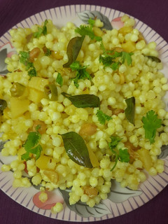 ફરાળી ખીચડી(farali khichdi recipe in gujarati) રેસીપી મુખ્ય ફોટો
