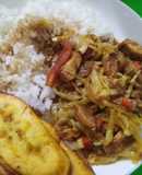 Pollo con vegetales (a mi manera) con arroz