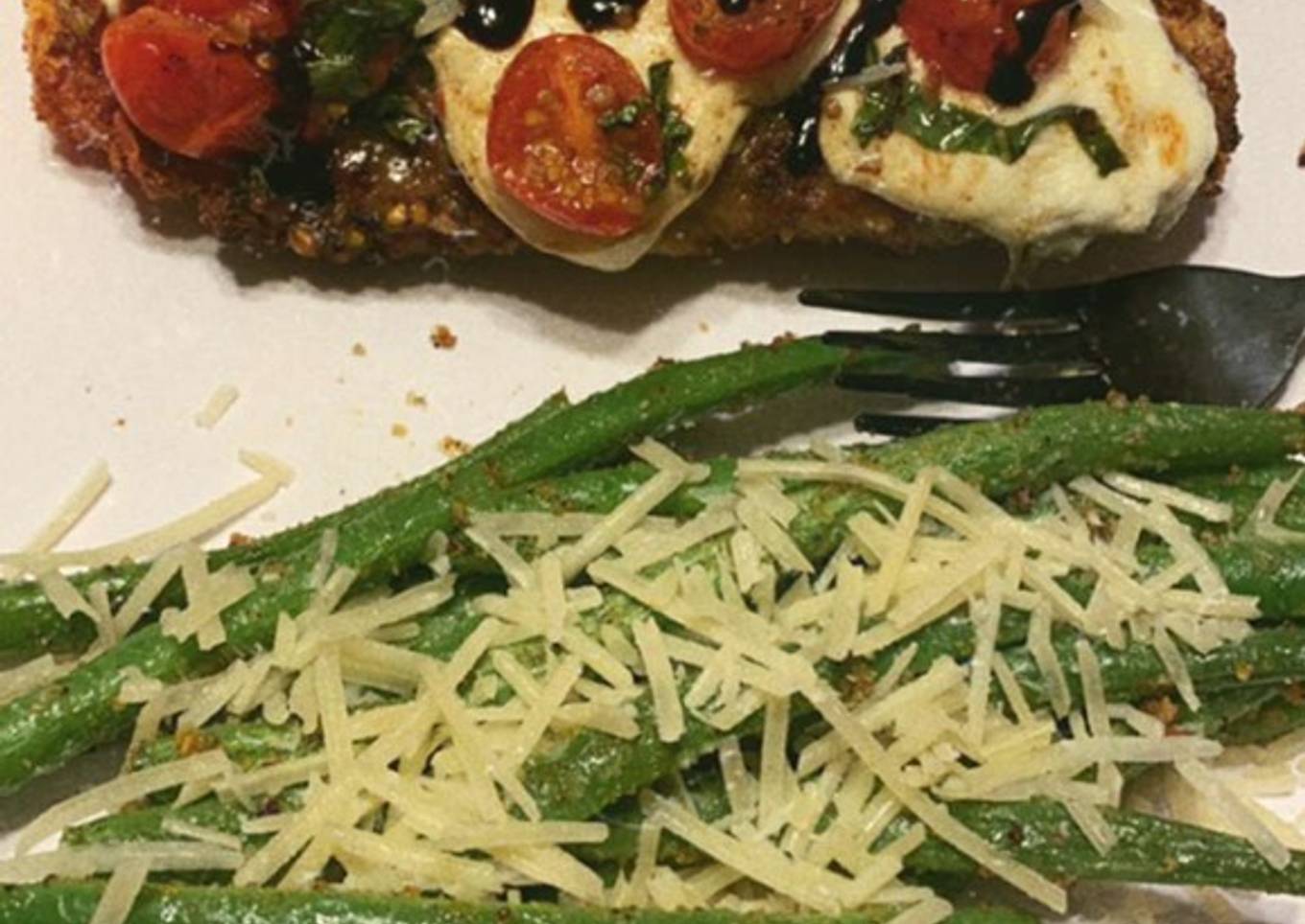 Bruschetta Chicken with Garlicky Parmesan Green Beans