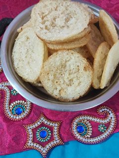 अनारसे (anarase recipe in marathi) रेसिपी चे मुख्य फोटो