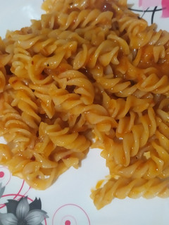 टोमेटो पास्ता (tomato pasta recipe in Hindi) रेसिपी मुख्य फोटो